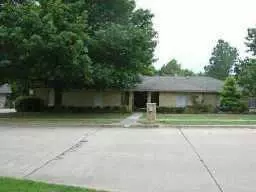 100 E Adams, Morris, OK 74445 photo 2