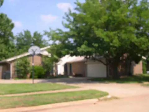 227 Pine Tree Ln, Norman, OK 73072 photo 1