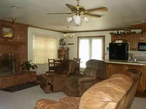 21400 Montgomery Dr, Mcloud, OK 74851 photo 4