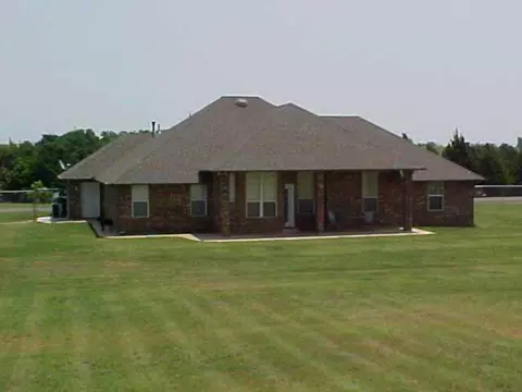 311 Heather Ln, Tuttle, OK 73089 photo 9