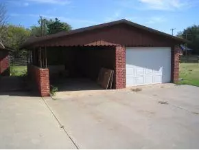414 S Elm, Erick, OK 73645 photo 3