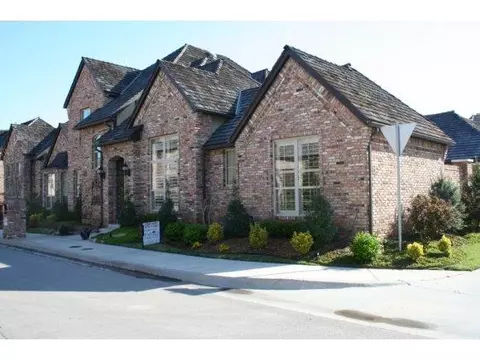 341 St Clair, Norman, OK 73072 photo 1