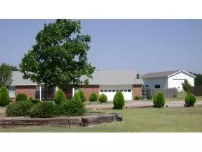 711 E Hughes, Thomas, OK 73669 photo 3