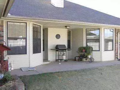 320 SE 7th Cir, Moore, OK 73160 photo 6