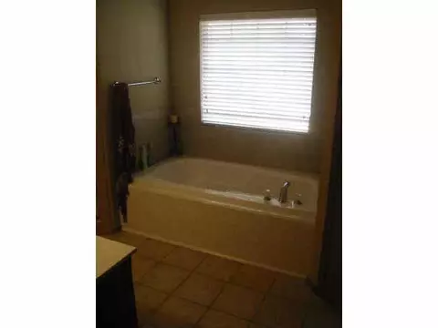 609 Elder, Mustang, OK 73064 photo 6