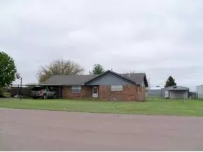 803 E Benton, Sayre, OK 73662 photo 2