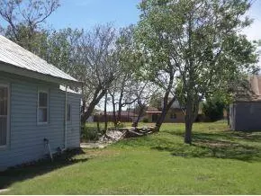 103 N John St, Corn, OK 73024 photo 3