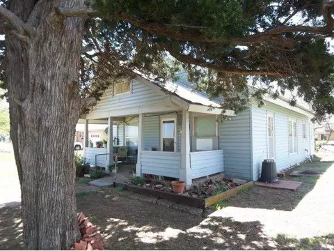 103 N John St, Corn, OK 73024 photo 1