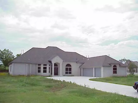408 Riverside Dr, Moore, OK 73160 photo 1