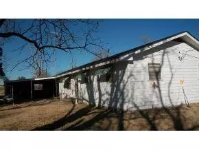 211 N State St, Binger, OK 73009 photo 2