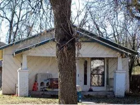 618 E Liveoak, Altus, OK 73521 photo 3