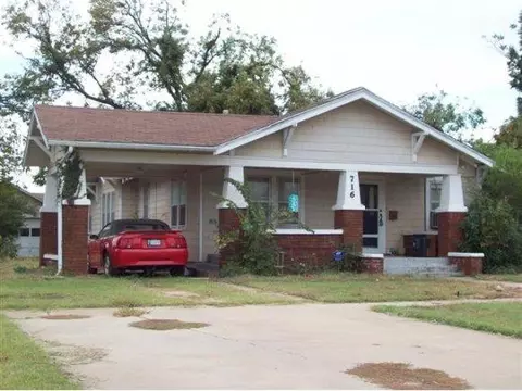 716 E Walnut, Altus, OK 73521 photo 1
