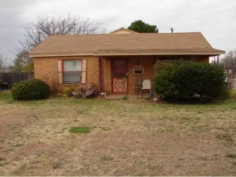 619 N Willard, Altus, OK 73521 photo 1