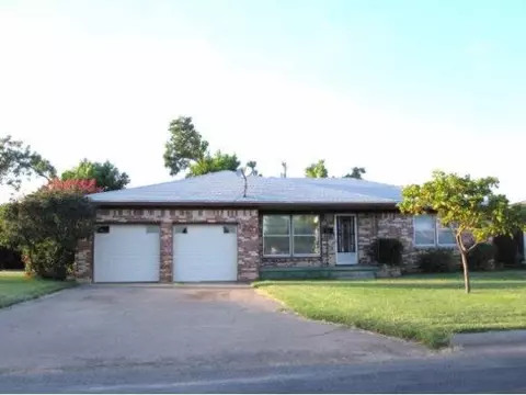 1201 Hickory, Altus, OK 73521 photo 1