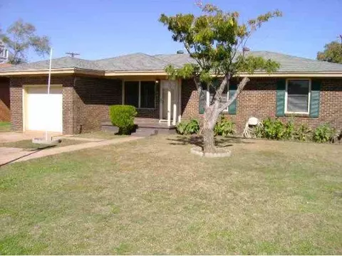 1013 Asalee, Altus, OK 73521 photo 1