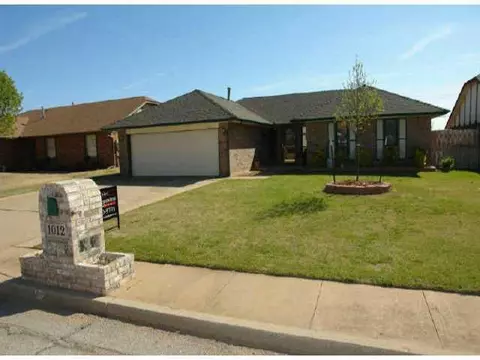 1012 Mars Rd, Edmond, OK 73003 photo 1