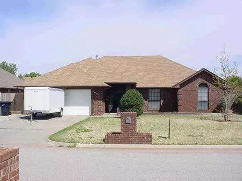 10109 Dover Dr, Yukon, OK 73099 photo 1