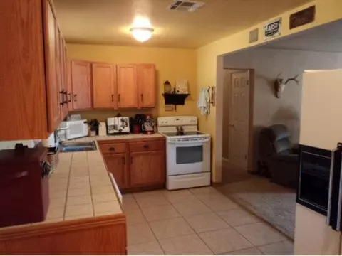 1108 N Thomas, Altus, OK 73521 photo 3