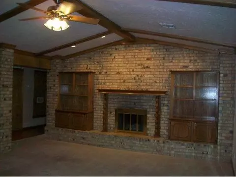 211 A St, Olustee, OK 73560 photo 2
