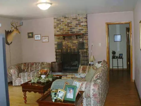128 E Carson, Mustang, OK 73064 photo 2