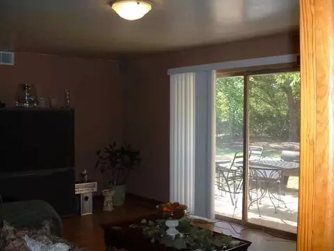 128 E Carson, Mustang, OK 73064 photo 3