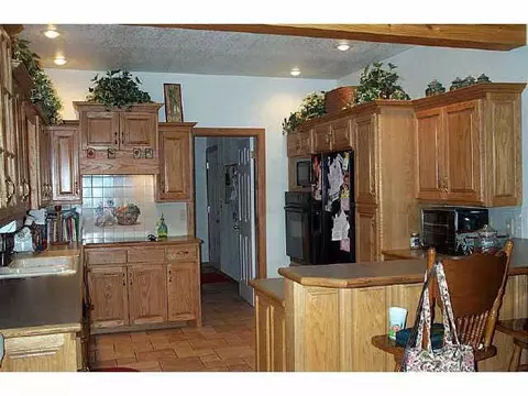 102 Shannon Dr, Mcloud, OK 74851 photo 4