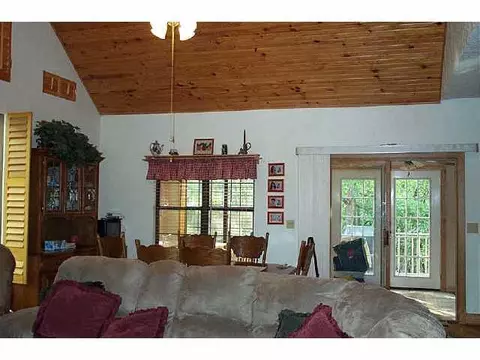 102 Shannon Dr, Mcloud, OK 74851 photo 5