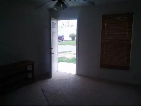 1049 E Pecan, Altus, OK 73521 photo 2