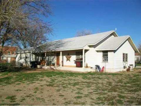 819 W C, Eldorado, OK 73537 photo 1