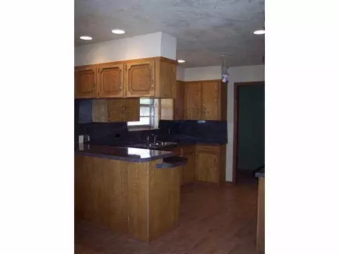 600 S S Pne, Crescent, OK 73044 photo 3
