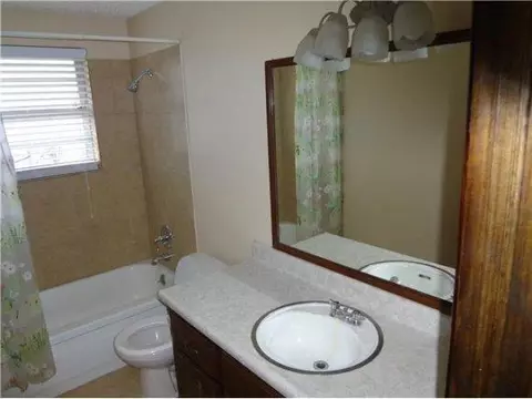 Undisclosed, Moore, OK 73160 photo 13