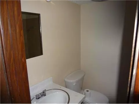 Undisclosed, Moore, OK 73160 photo 12