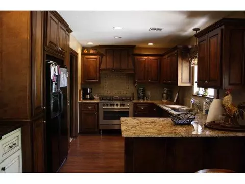 2600 Apache, Altus, OK 73521 photo 4