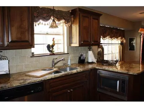 2600 Apache, Altus, OK 73521 photo 7