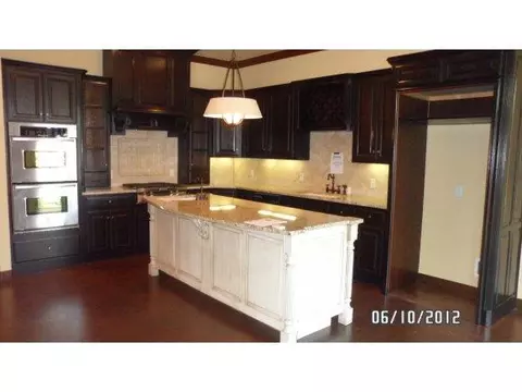 332 St Clair, Norman, OK 73072 photo 3