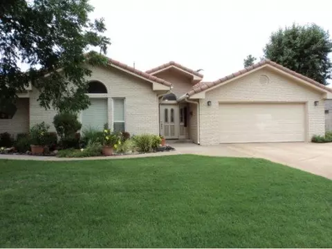306 Cameron Dr, Altus, OK 73521 photo 1