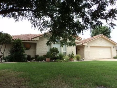 306 Cameron Dr, Altus, OK 73521 photo 2