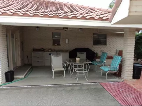 306 Cameron Dr, Altus, OK 73521 photo 5