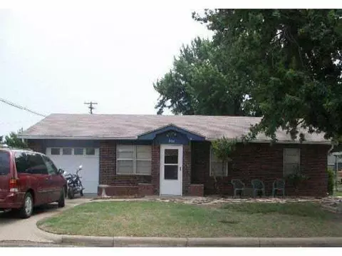 800 Kelli Dr, Watonga, OK 73772 photo 1