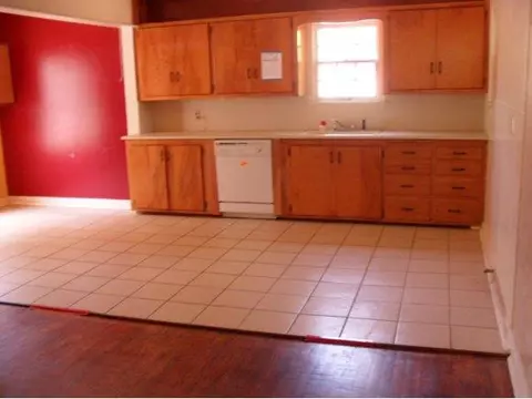 708 E Cypress, Altus, OK 73521 photo 3