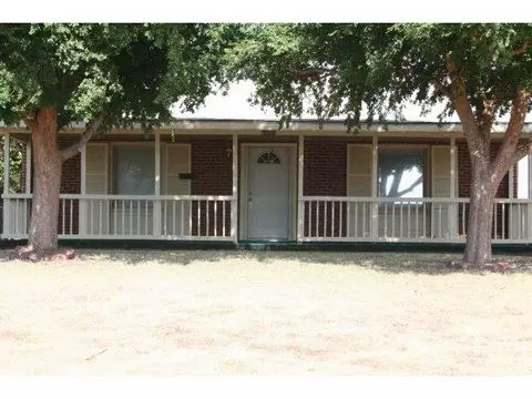 900 N Lee, Altus, OK 73521 photo 2