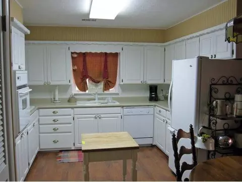351 Lakeside Dr, Altus, OK 73521 photo 3