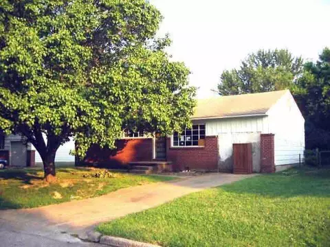 7330 E Marshall Pl, Tulsa, OK 74115 photo 1