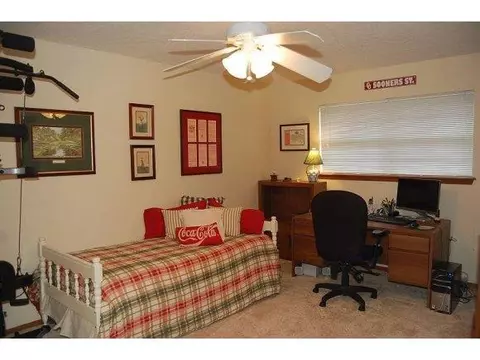 Undisclosed, Norman, OK 73069 photo 19