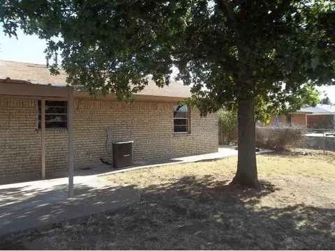 1201 Asalee, Altus, OK 73521 photo 4