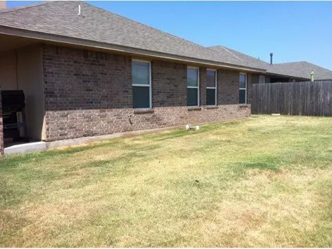 Undisclosed, Moore, OK 73160 photo 20