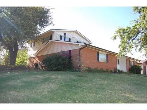 1908 Fox Ave, Moore, OK 73160 photo 3