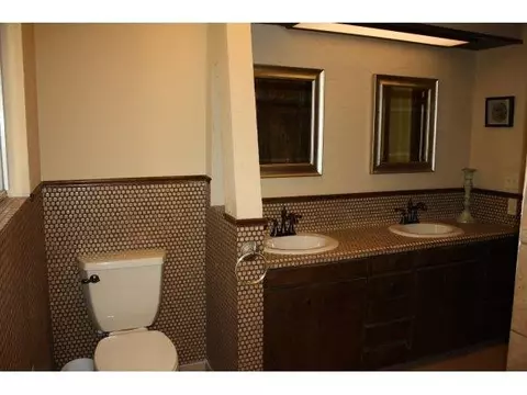 137 Cameron, Altus, OK 73521 photo 8