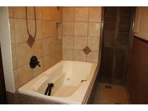 137 Cameron, Altus, OK 73521 photo 9