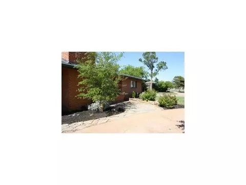 137 Cameron, Altus, OK 73521 photo 2